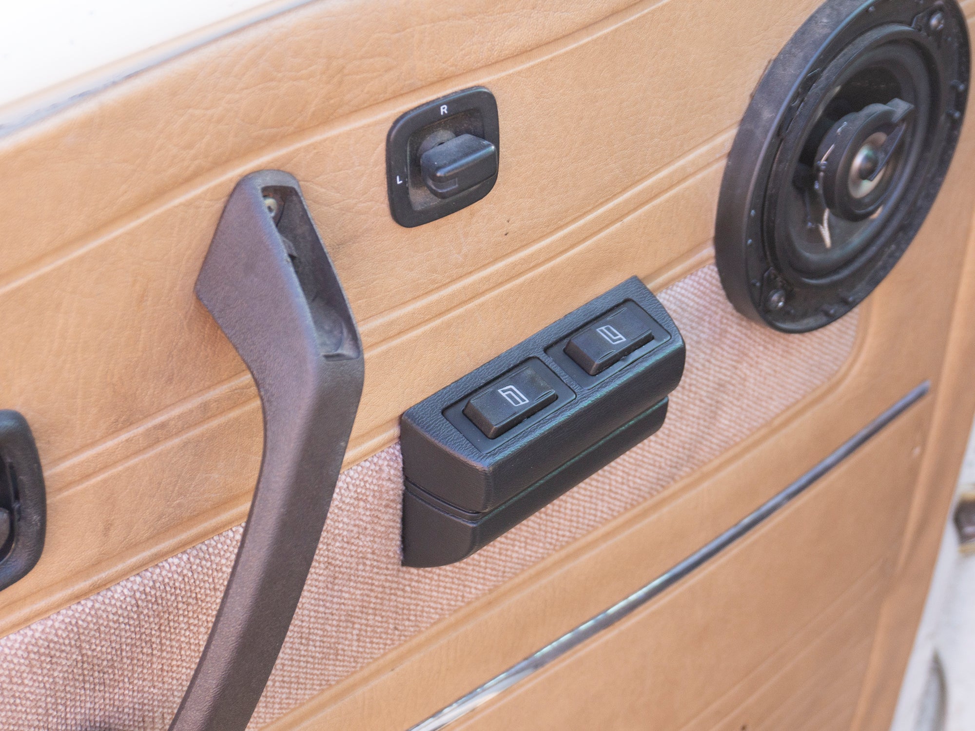 Manual to Power Window Conversion Kit [Vanagon] GoWesty