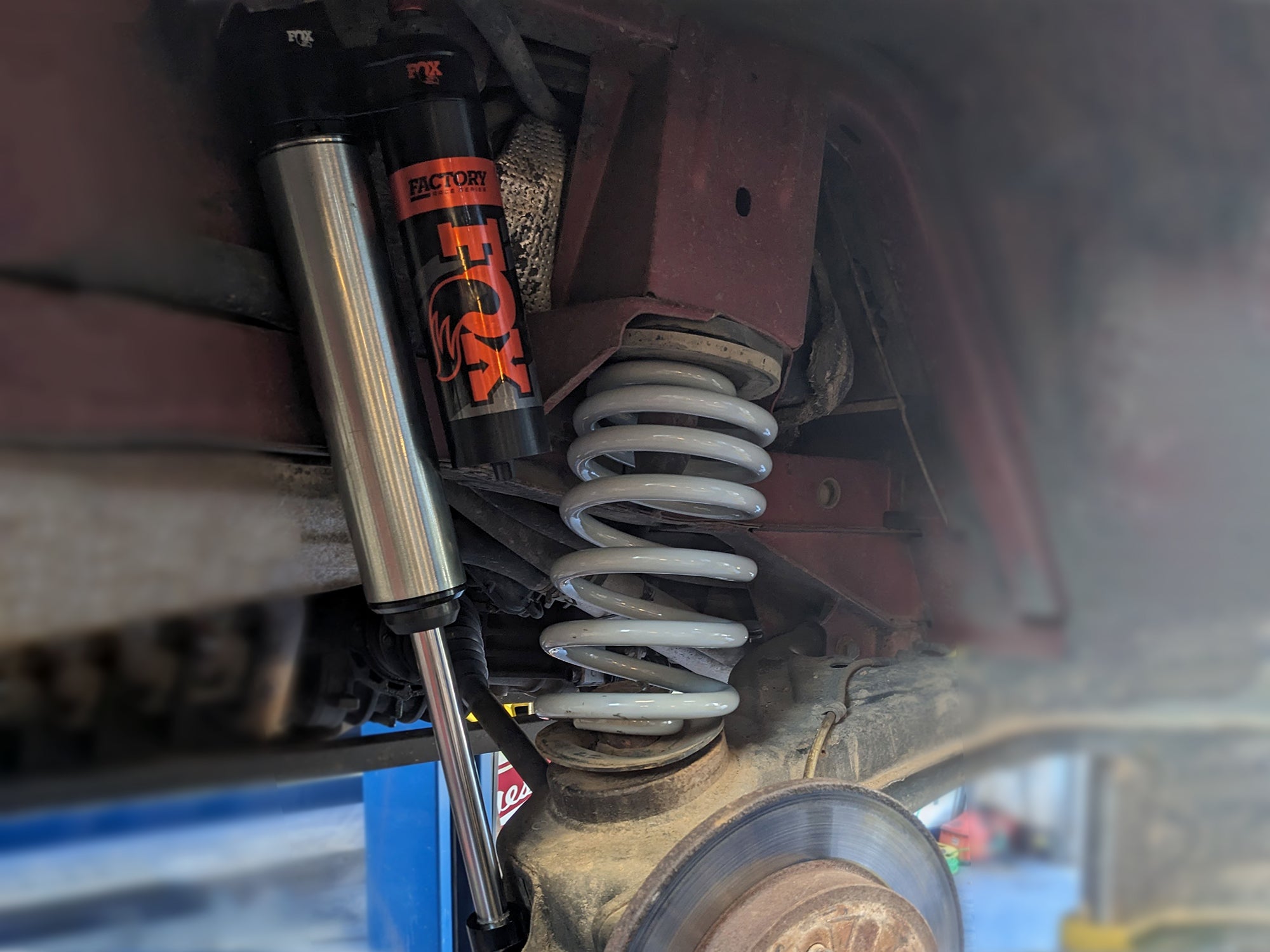 Fox 2.5 Shock Bundle (Rear)[Vanagon] | FOX-2.5-R-BNDL | GoWesty