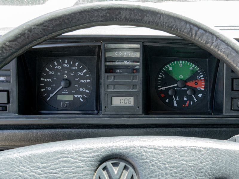 Instrument gauges installed in cluster
