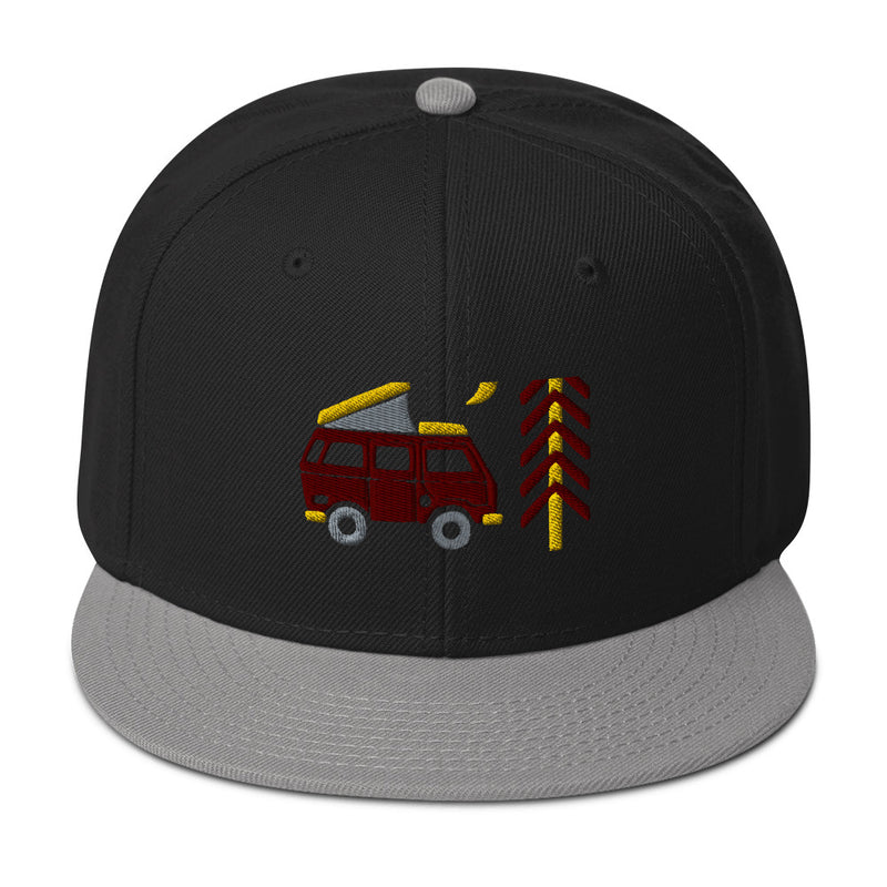 Allez dehors Van & Moon Snapback Hat