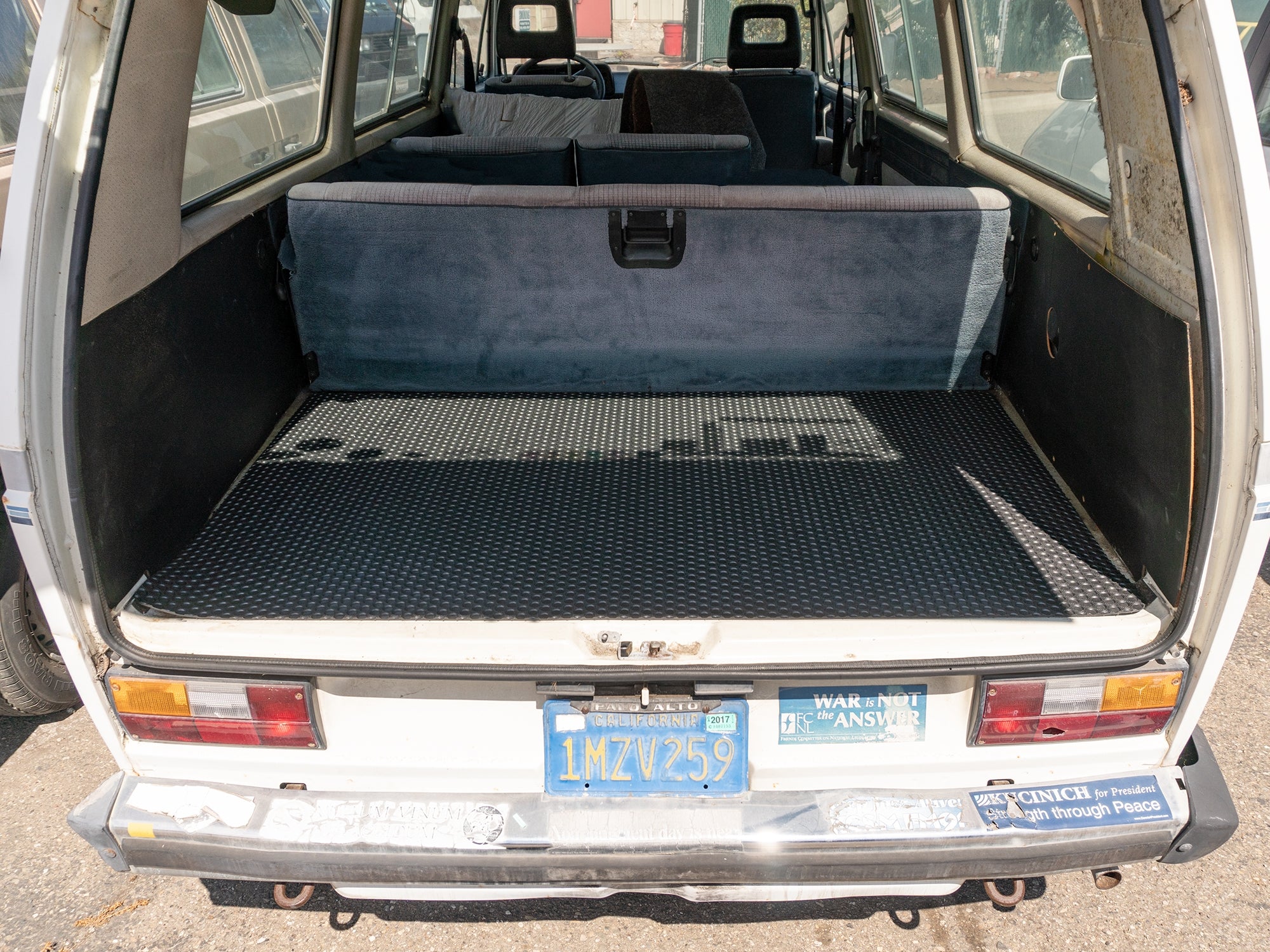 Rubber Mat - Rear Cargo Area [Vanagon Westfalia] Black