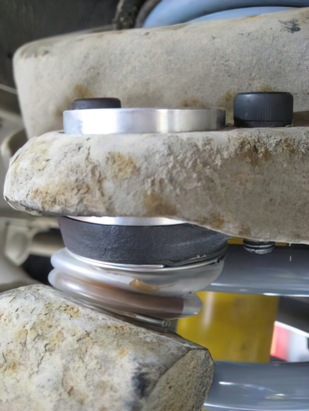 Upper ball joint spacer kit GoWesty